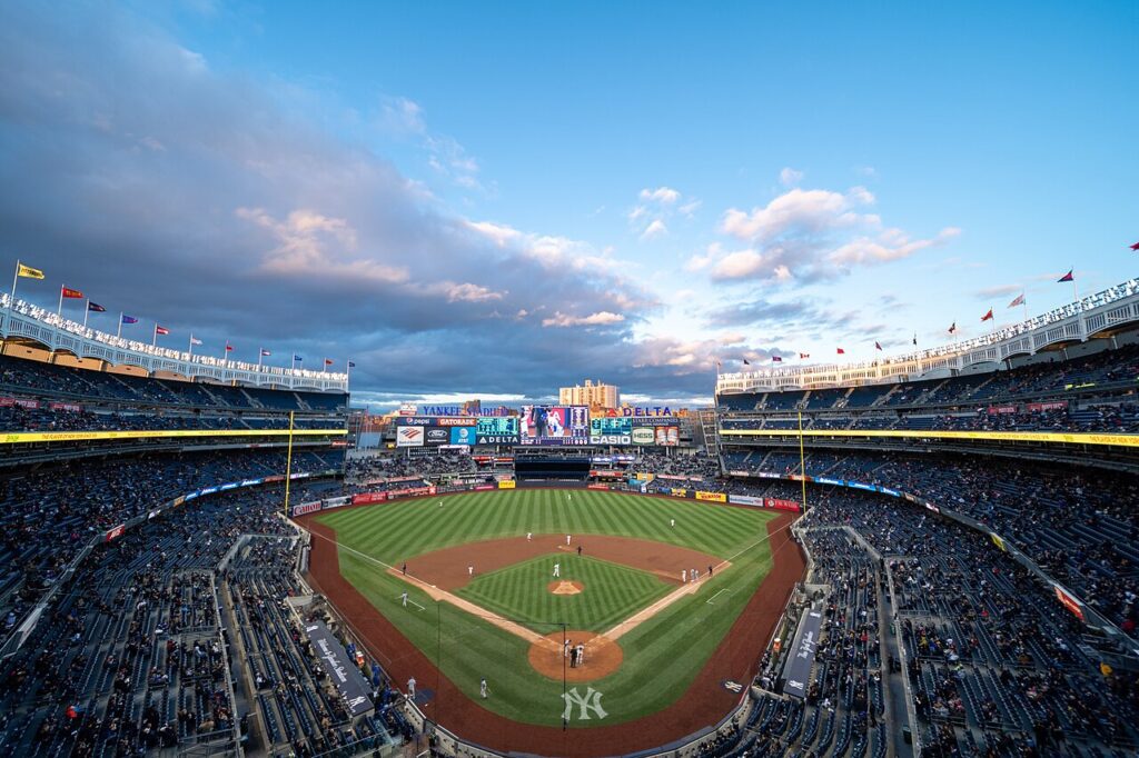 Yankee_Stadium_Sunset-1024x682 Assista a um Jogo de Beisebol dos Yankees em Nova York em 2026